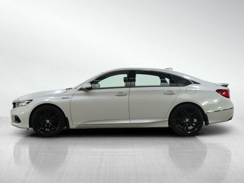 Used 2022 Honda Accord Touring image 2