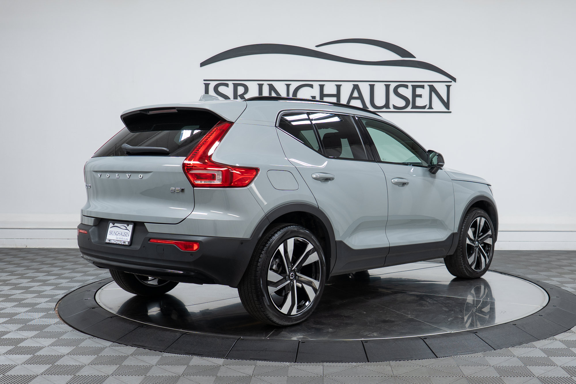 Certified 2025 Volvo XC40 B5 Plus AWD/4WD image 5