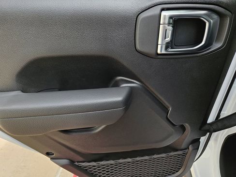 New 2026 Jeep Wrangler Unlimited Rubicon image 13