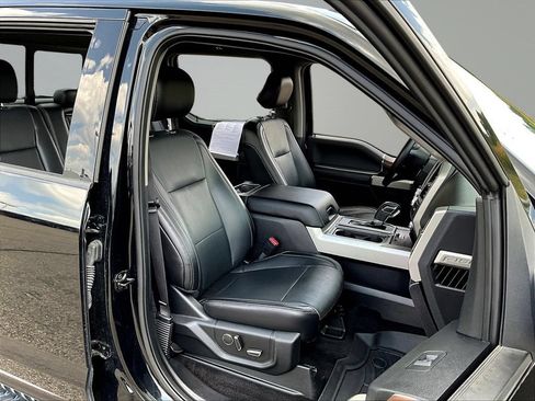 Used 2017 Ford F150 Lariat w/ Equipment Group 501A Mid AWD/4WD image 30