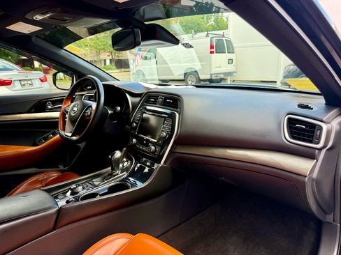 Used 2019 Nissan Maxima Platinum w/ Reserve Package image 27