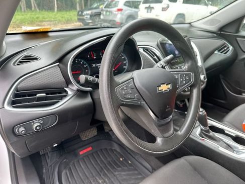 Used 2020 Chevrolet Malibu LT FWD image 12