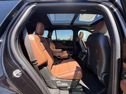 Certified 2023 Lincoln Aviator Reserve w/ Elements Package Plus AWD/4WD image 14