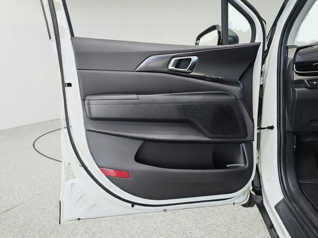 Certified 2026 Kia Carnival SX w/ SX Dark Edition Package FWD image 21