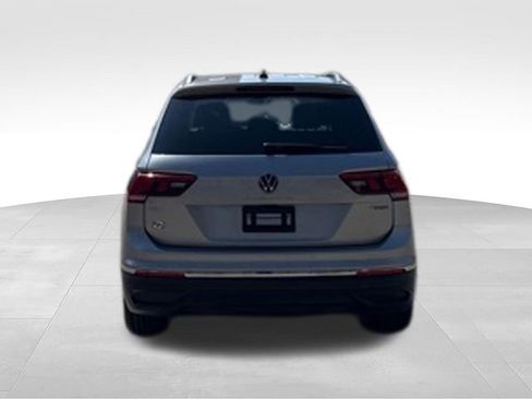 Used 2024 Volkswagen Tiguan SE image 4
