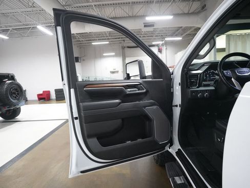 Used 2024 GMC Sierra 2500 Denali w/ Denali Reserve Package AWD/4WD image 26