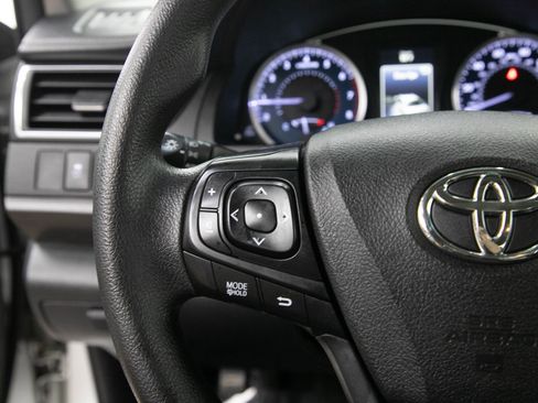 Used 2017 Toyota Camry LE FWD image 23