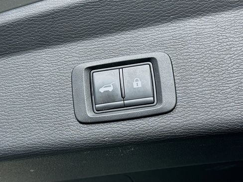 Used 2024 Mitsubishi Outlander SE image 31