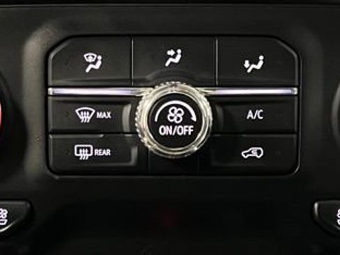 Used 2021 GMC Sierra 3500 Denali w/ Denali Black Diamond Edition AWD/4WD image 35