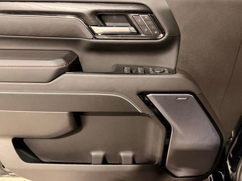 Used 2025 GMC Sierra 2500 AT4X image 14