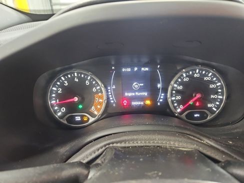 Used 2019 Jeep Renegade Latitude w/ Cold Weather Group image 13