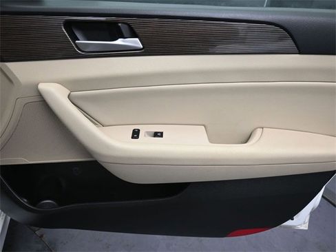 Used 2018 Hyundai Sonata Limited image 30