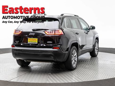 Used 2021 Jeep Cherokee Latitude Plus AWD/4WD image 5