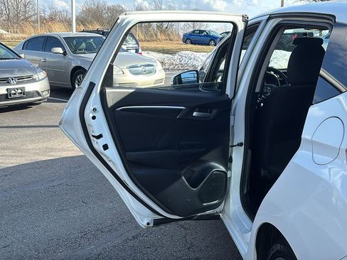 Used 2015 Honda Fit EX image 28