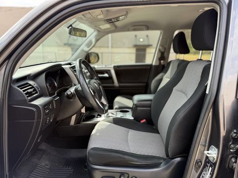 Used 2016 Toyota 4Runner SR5 image 11