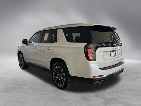 Used 2025 Chevrolet Tahoe High Country AWD/4WD image 4