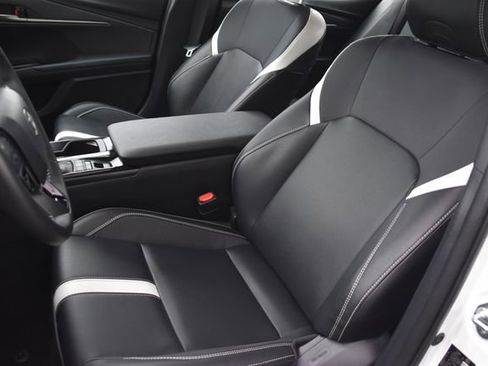 Used 2025 Toyota Camry SE image 15