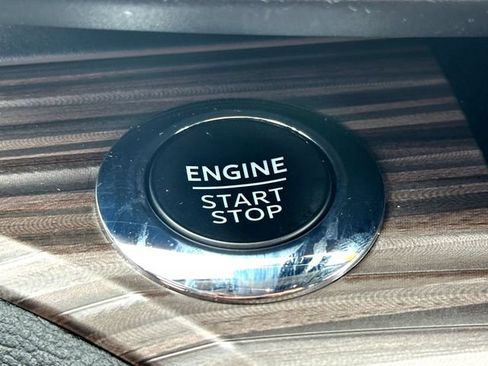 Used 2023 Ford Explorer Limited w/ Limited Technology Package RWD image 17