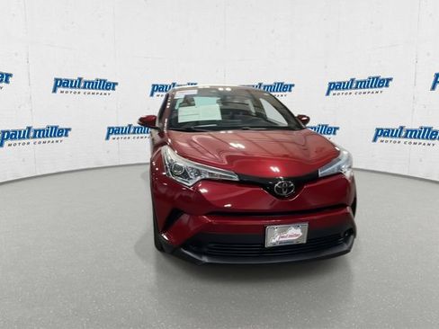 Used 2018 Toyota C-HR XLE FWD image 3