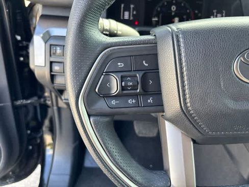 Used 2025 Toyota 4Runner SR5 AWD/4WD image 11