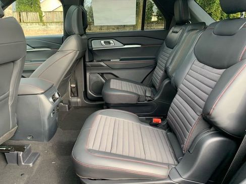 New 2026 Ford Explorer ST-Line w/ ST-Line Street Pack image 17