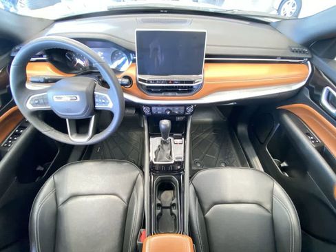 Used 2025 Jeep Compass Limited AWD/4WD image 23
