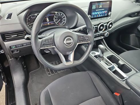 Used 2024 Nissan Sentra SV FWD image 2