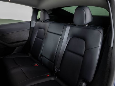 Used 2023 Tesla Model Y Performance image 18