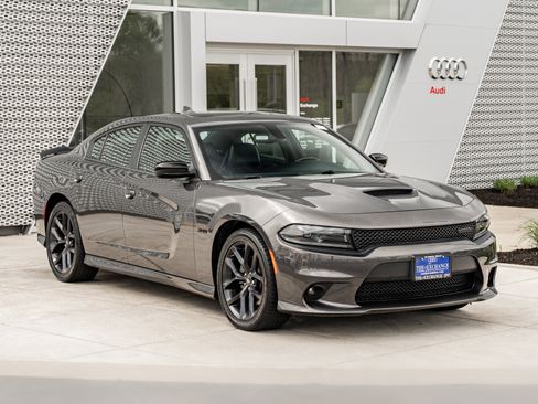 Used 2023 Dodge Charger R/T w/ Plus Group RWD image 2