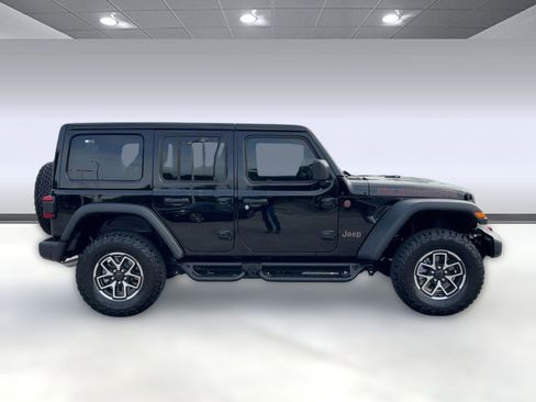 Used 2025 Jeep Wrangler Unlimited Rubicon w/ Convenience Group image 8