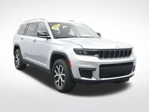 Used 2023 Jeep Grand Cherokee L Limited image 3