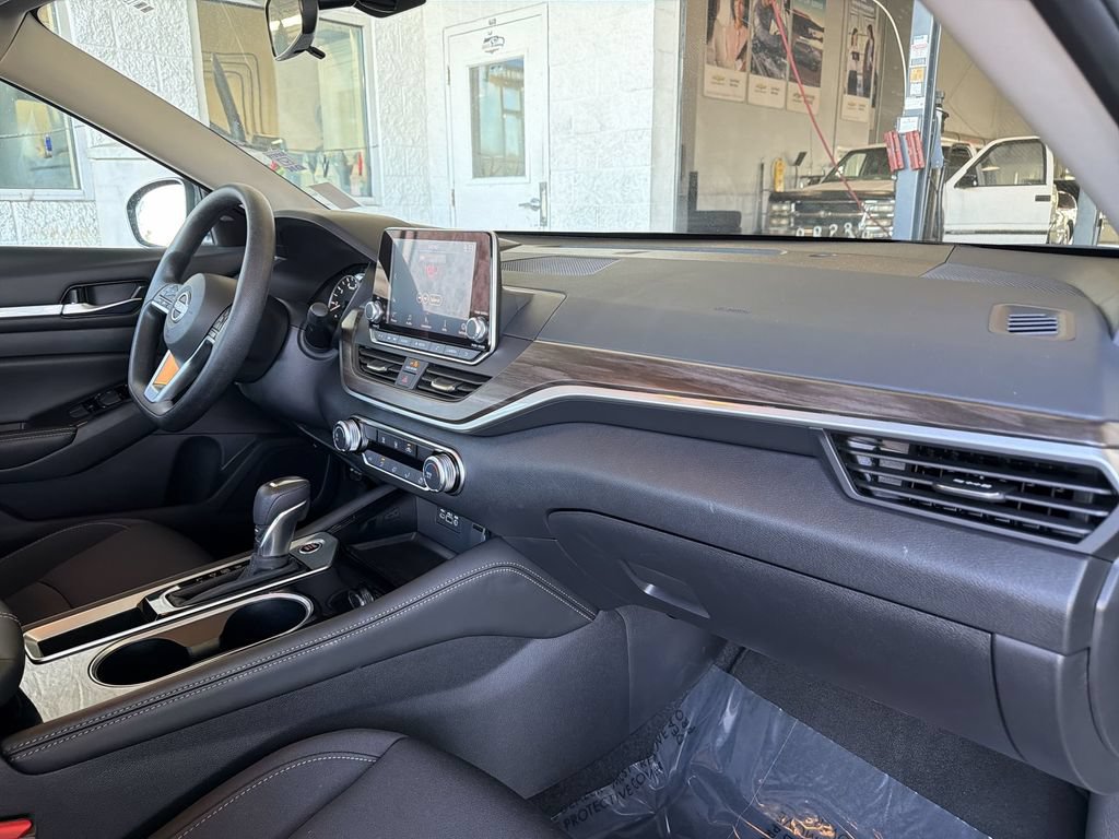 Used 2023 Nissan Altima 2.5 SV FWD image 28