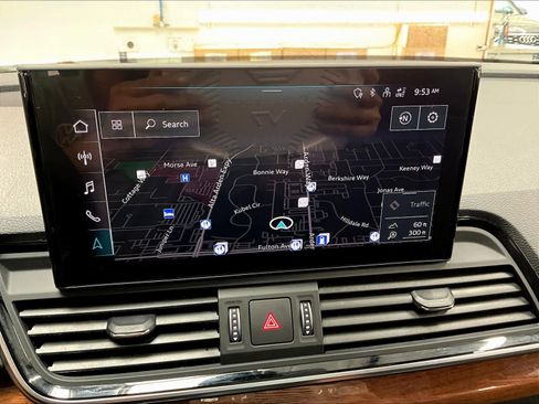 Used 2023 Audi Q5 2.0T Premium Plus w/ Premium Plus Package AWD/4WD image 36