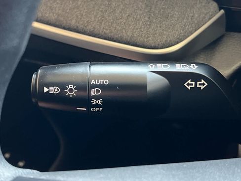 Certified 2026 Nissan Kicks SV FWD image 31