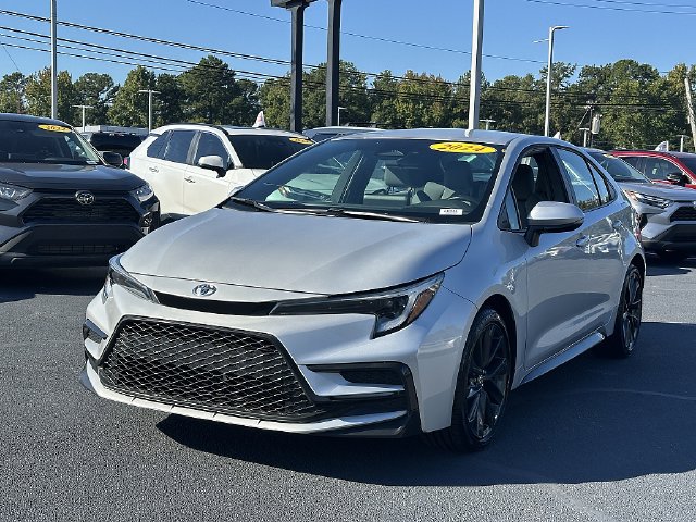 Certified 2024 Toyota Corolla SE FWD image 4