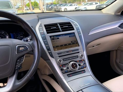 Used 2017 Lincoln MKZ Premiere image 7