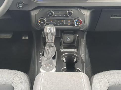 New 2025 Ford Bronco 4-Door image 17