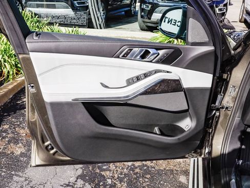 Used 2024 BMW X5 xDrive50e w/ Premium Package image 22