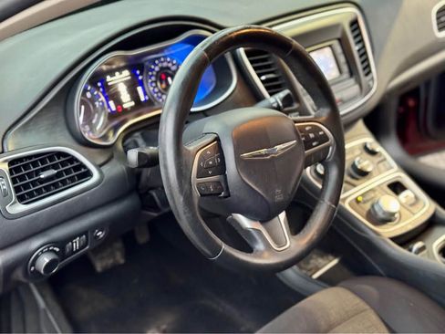 Used 2015 Chrysler 200 Limited w/ Convenience Group image 10