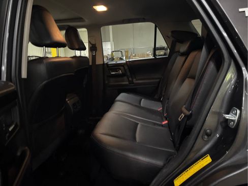Used 2018 Toyota 4Runner TRD Off-Road Premium AWD/4WD image 7