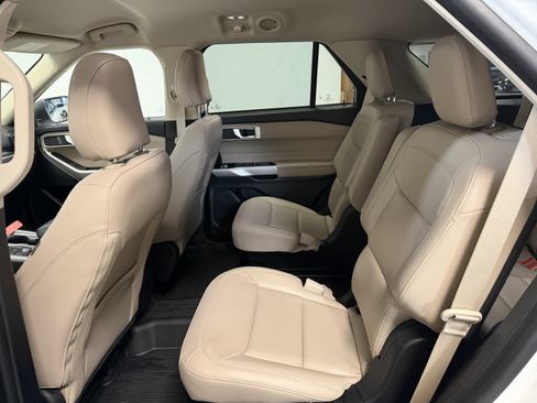 Used 2023 Ford Explorer XLT w/ Equipment Group 202A image 23