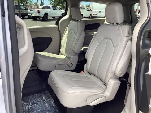 Used 2021 Chrysler Voyager Lxi image 23