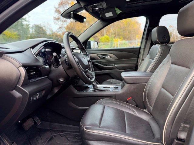 Used 2023 Chevrolet Traverse Premier w/ Redline Edition AWD/4WD image 7