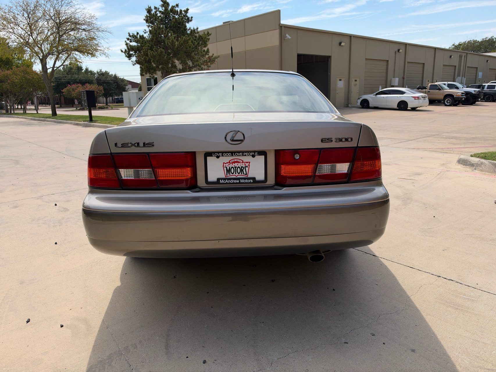 Used 1999 Lexus ES 330 FWD image 3