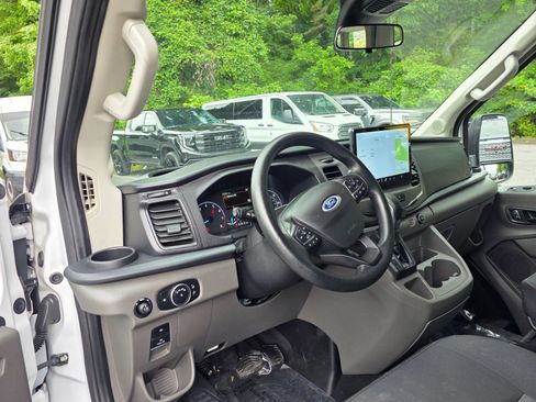 Used 2022 Ford Transit 350 XLT RWD image 12