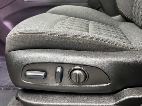 Used 2023 Chevrolet Equinox LT image 15