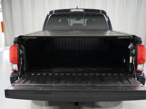 Used 2020 Toyota Tacoma TRD Off-Road w/ Technology Package image 32