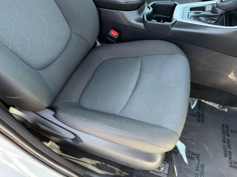 Used 2025 Toyota RAV4 XLE FWD image 32
