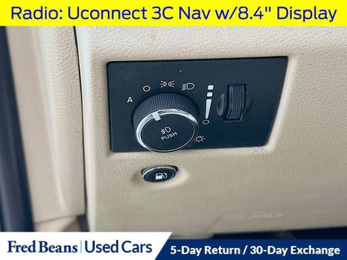 Used 2017 Jeep Grand Cherokee Limited AWD/4WD image 13