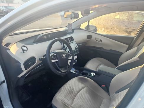 Used 2016 Toyota Prius Two FWD image 8